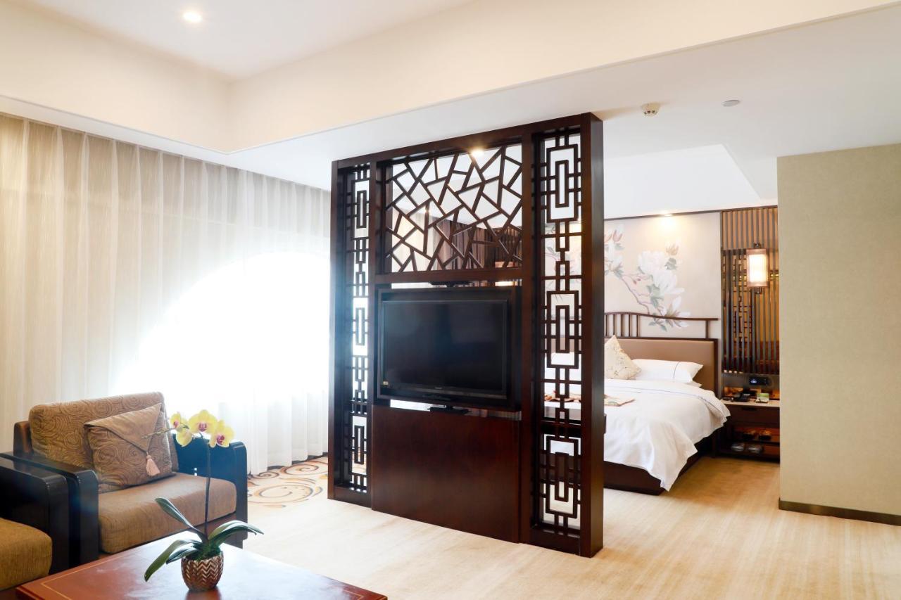 Guangdong Victory Hotel -Shamian Island Гуанджоу Екстериор снимка