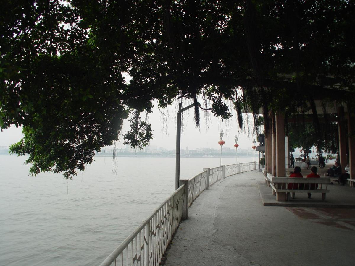 Guangdong Victory Hotel -Shamian Island Гуанджоу Екстериор снимка